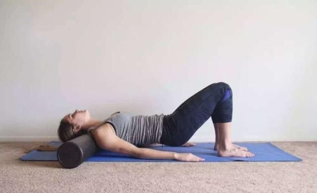 瑜伽柱放松紧张的肌肉缓解身体的失衡同时提高你的灵活性(图3)