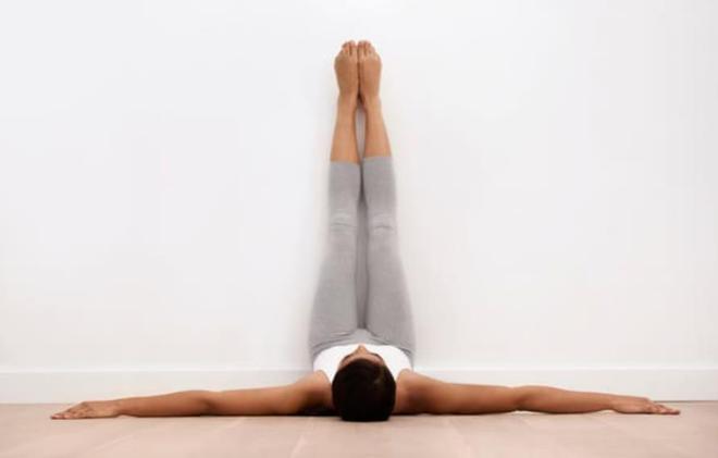 博鱼电竞常练6个瑜伽动作 缓解身体压力预防伤病(图6)